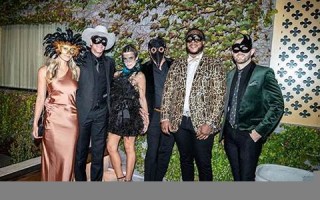 masquerade什么意思,masquerade中文翻译,masquerade用法及例句,masquerade怎么读