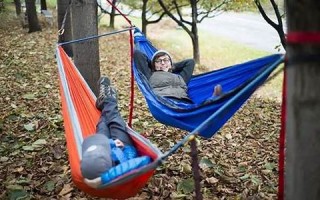 hammock怎么读,hammock中文翻译,hammock什么意思,hammock用法及例句
