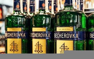 liquor什么意思,liquor中文翻译,liquor用法及例句,liquor怎么读