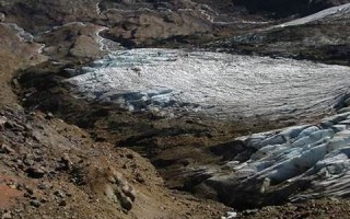 moraine什么意思,moraine中文翻译,moraine用法及例句,moraine怎么读